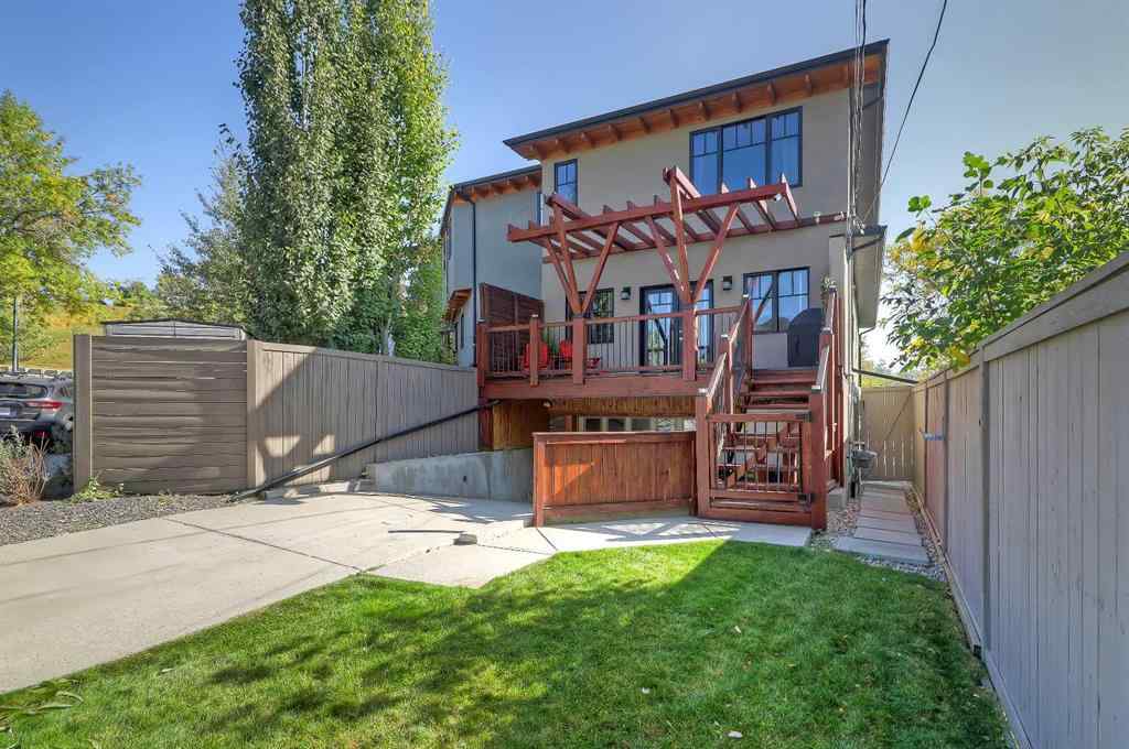MLS® A2257991 - 933 29 Street NW in Parkdale Calgary, Residential