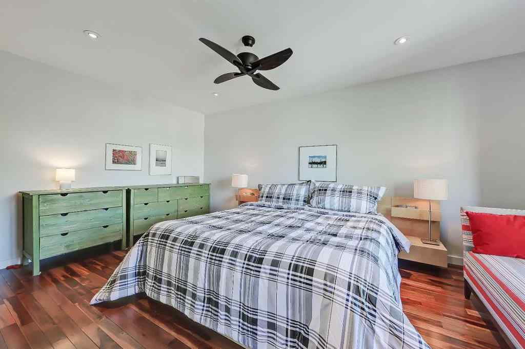 MLS® A2257991 - 933 29 Street NW in Parkdale Calgary, Residential