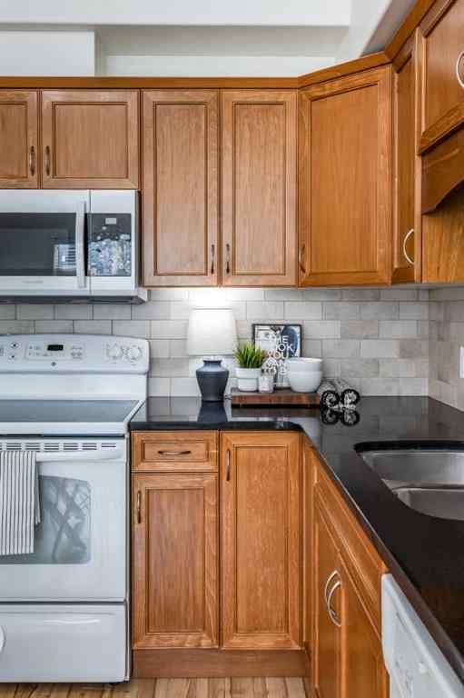 MLS® A2257992 - Unit #403 19 Terrace View NE in Terrace Medicine Hat, Residential