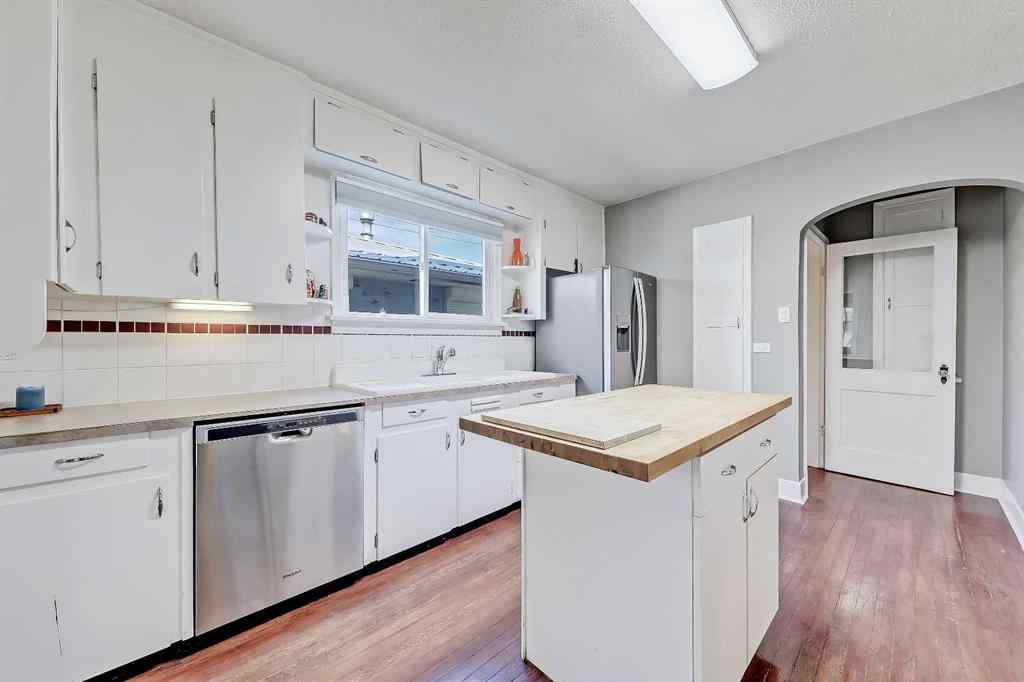 MLS® A2257994 - 1404 11 Avenue SE in Inglewood Calgary, Residential
