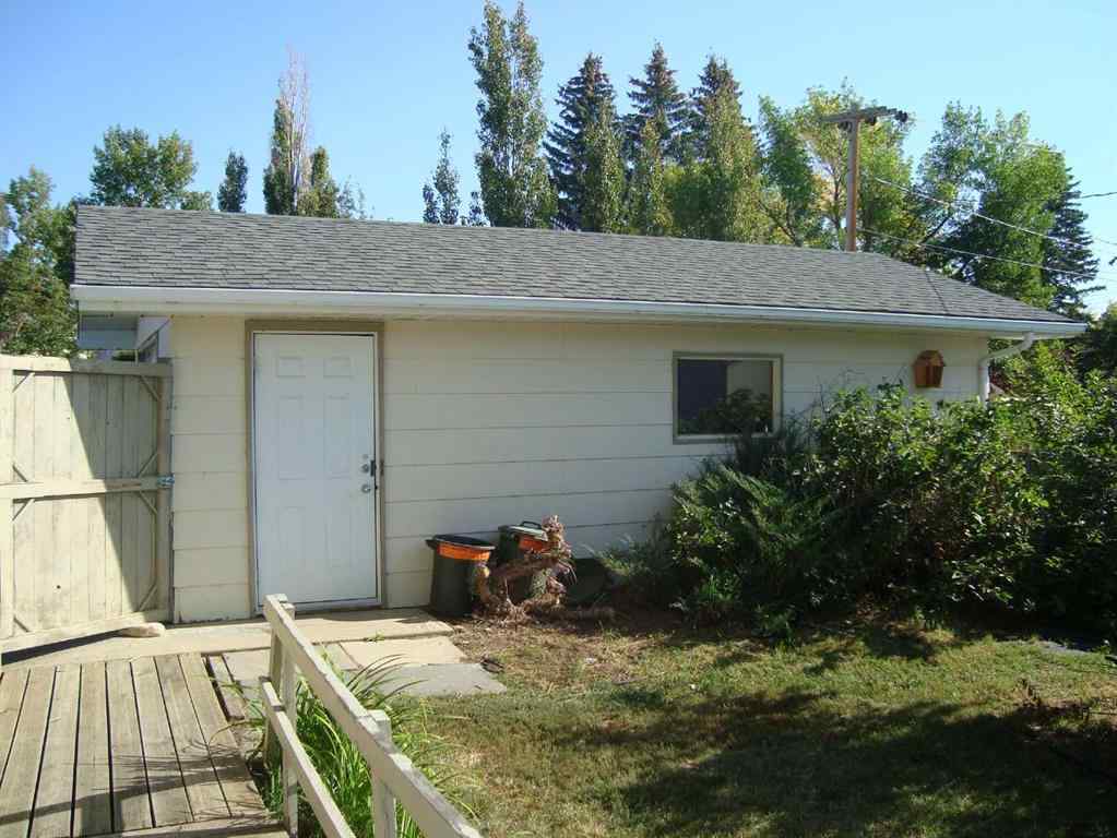 MLS® A2257996 - 708 Royal Drive  in NONE Trochu, Residential