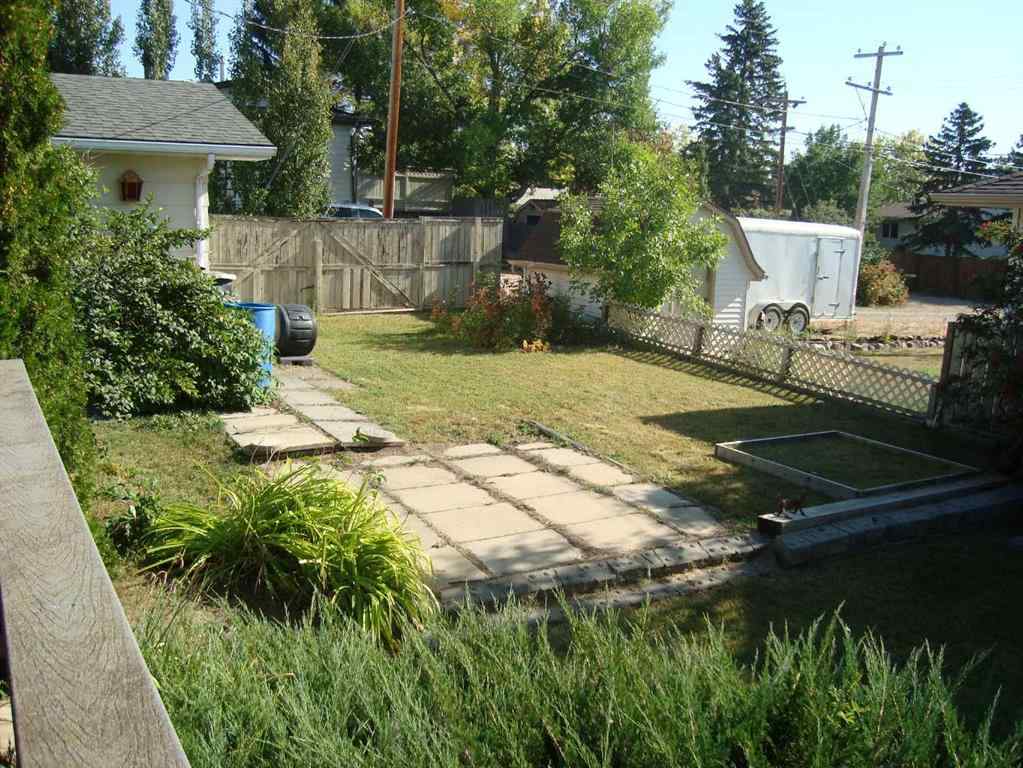 MLS® A2257996 - 708 Royal Drive  in NONE Trochu, Residential