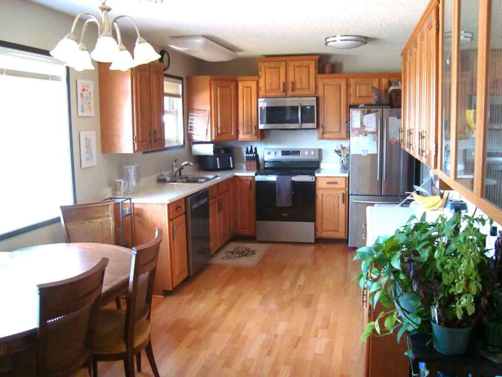 MLS® A2257996 - 708 Royal Drive  in NONE Trochu, Residential