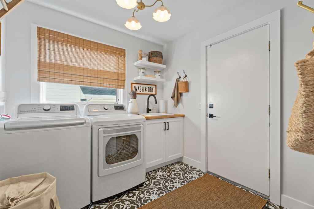 MLS® A2258001 - 618 Hawkhill Place NW in Hawkwood Calgary, Residential