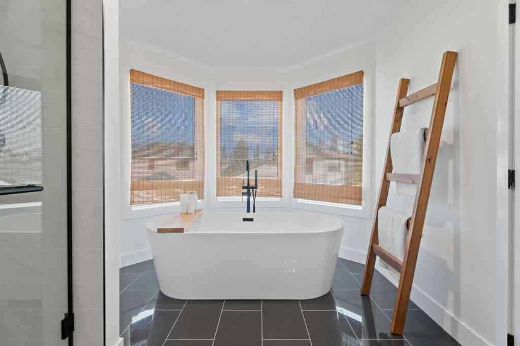 MLS® A2258001 - 618 Hawkhill Place NW in Hawkwood Calgary, Residential