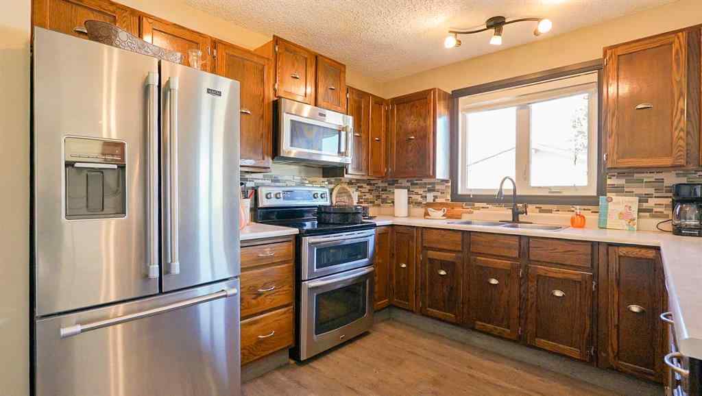 MLS® A2258011 - 134 Shields Crescent SE in SE Southridge Medicine Hat, Residential