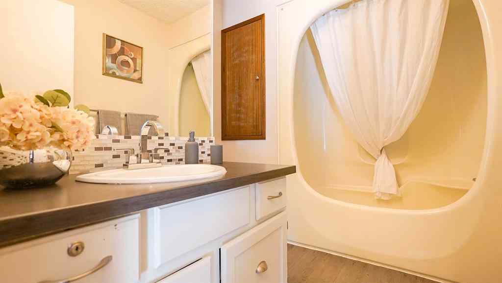 MLS® A2258011 - 134 Shields Crescent SE in SE Southridge Medicine Hat, Residential