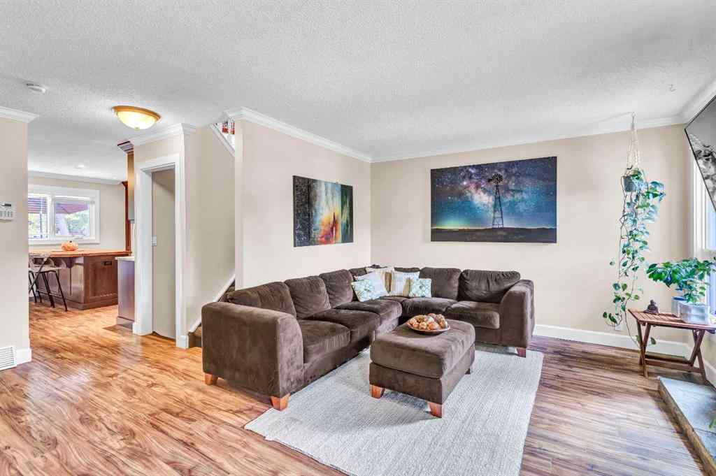 MLS® A2258015 - 4532 Montgomery Avenue NW in Montgomery Calgary, Residential