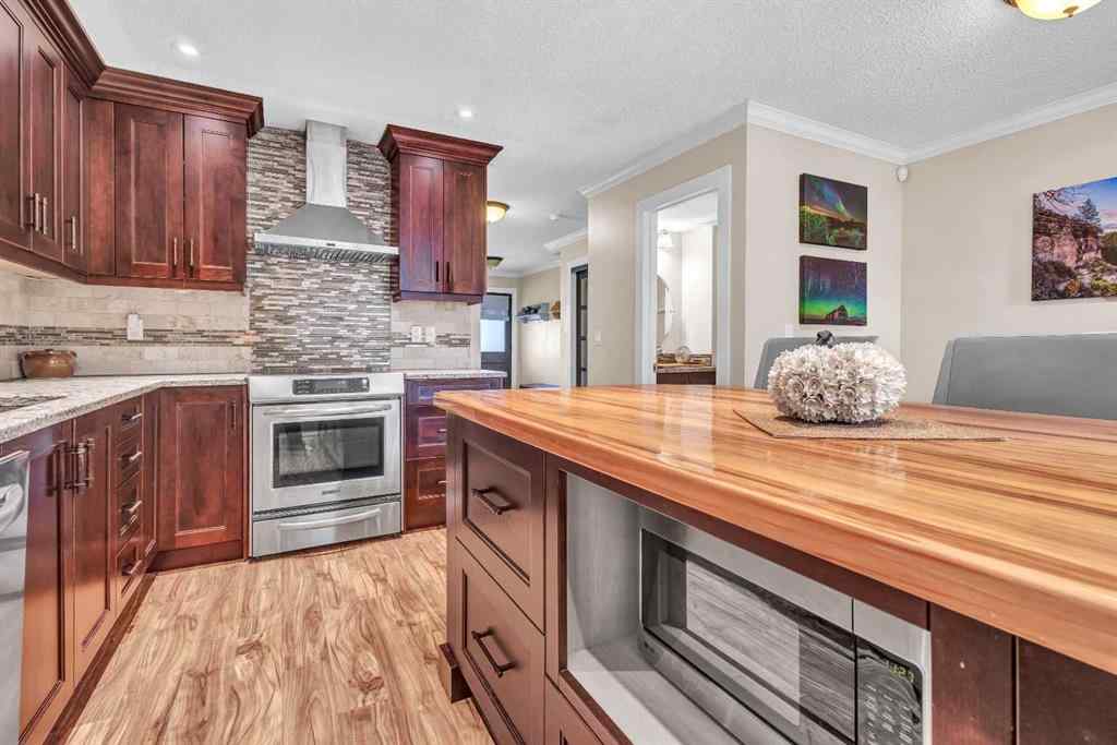 MLS® A2258015 - 4532 Montgomery Avenue NW in Montgomery Calgary, Residential