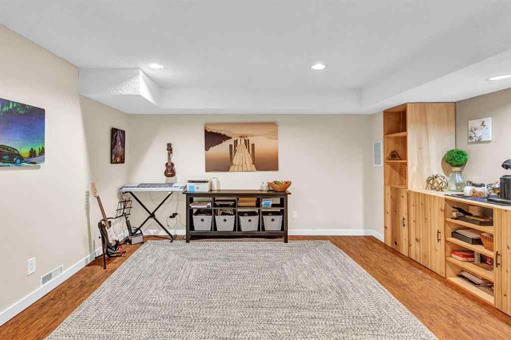 MLS® A2258015 - 4532 Montgomery Avenue NW in Montgomery Calgary, Residential