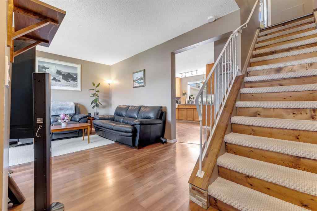 MLS® A2258016 - 120 Pennsburg Way SE in Penbrooke Meadows Calgary, Residential