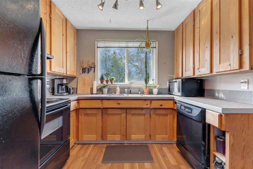 MLS® A2258016 - 120 Pennsburg Way SE in Penbrooke Meadows Calgary, Residential