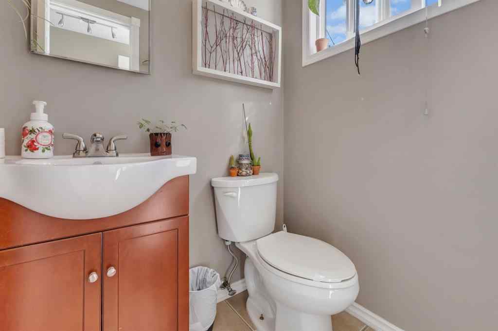 MLS® A2258016 - 120 Pennsburg Way SE in Penbrooke Meadows Calgary, Residential