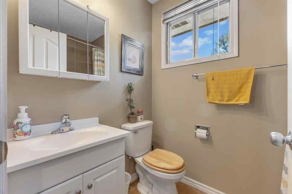 MLS® A2258016 - 120 Pennsburg Way SE in Penbrooke Meadows Calgary, Residential
