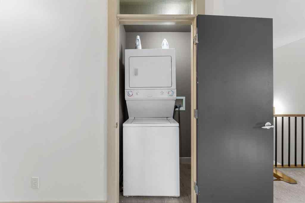MLS® A2258017 - Unit #3 2421 29 Street SW in Killarney/Glengarry Calgary, Residential
