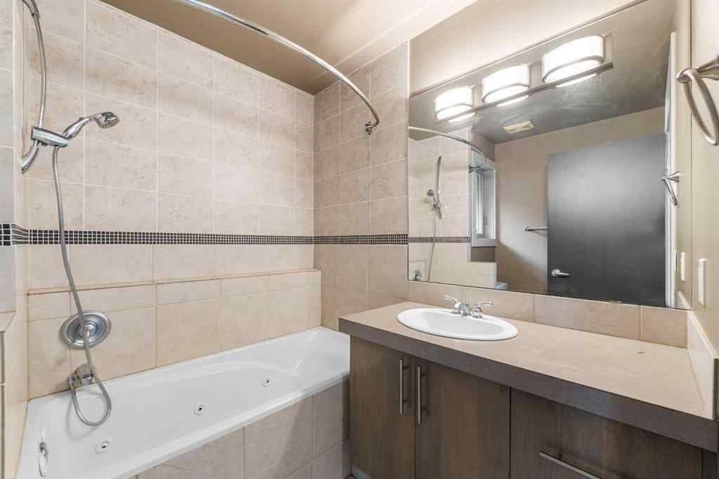 MLS® A2258017 - Unit #3 2421 29 Street SW in Killarney/Glengarry Calgary, Residential