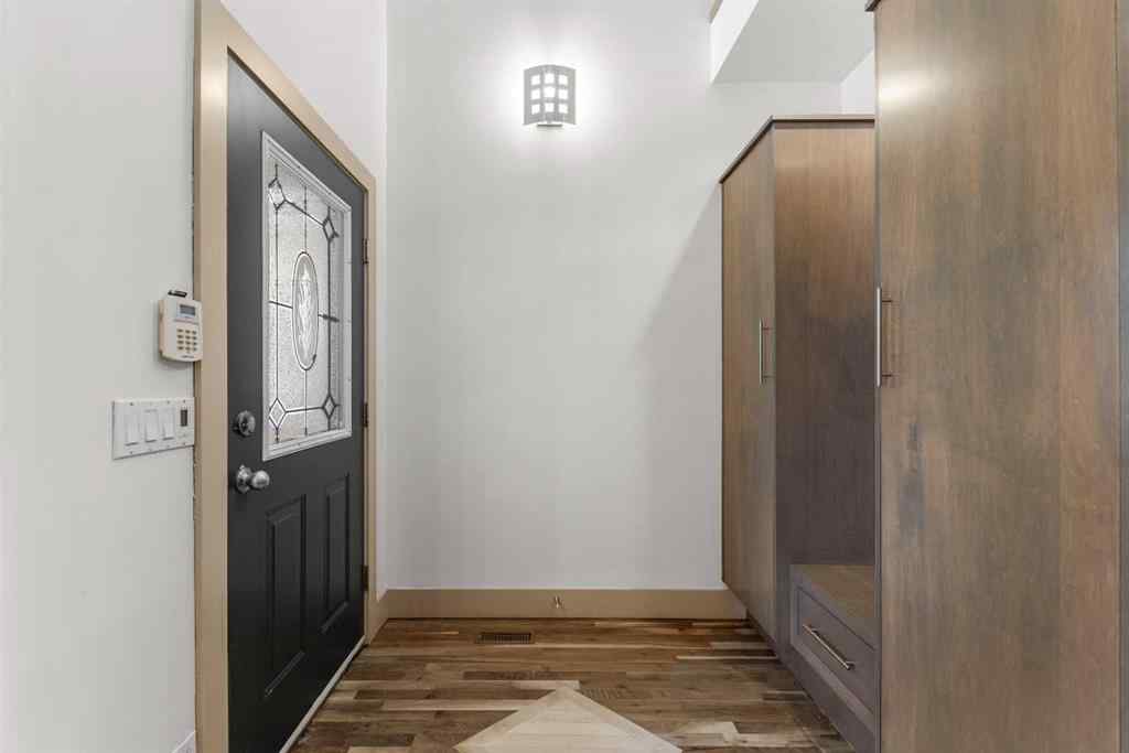 MLS® A2258017 - Unit #3 2421 29 Street SW in Killarney/Glengarry Calgary, Residential