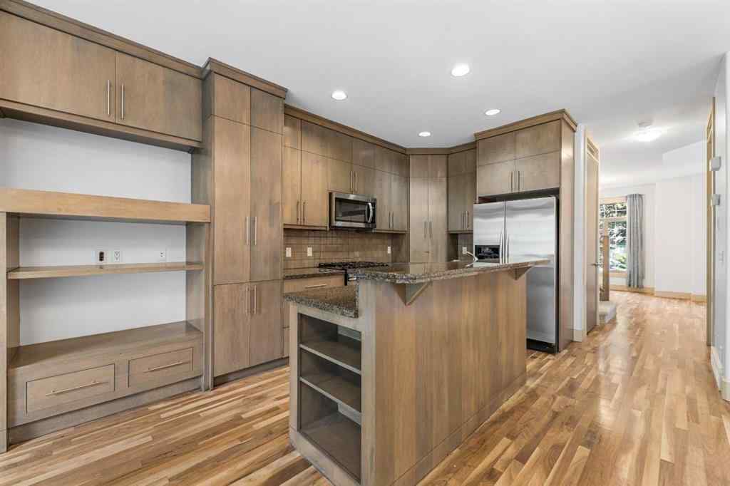 MLS® A2258017 - Unit #3 2421 29 Street SW in Killarney/Glengarry Calgary, Residential