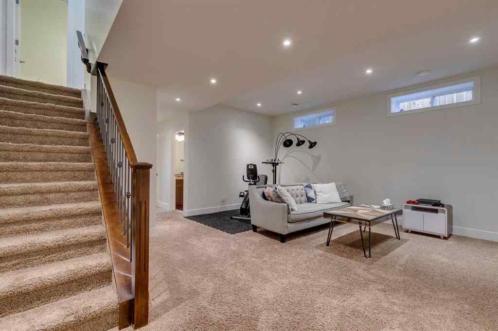 MLS® A2258021 - 3529 40 Street SW in Glenbrook Calgary, Residential