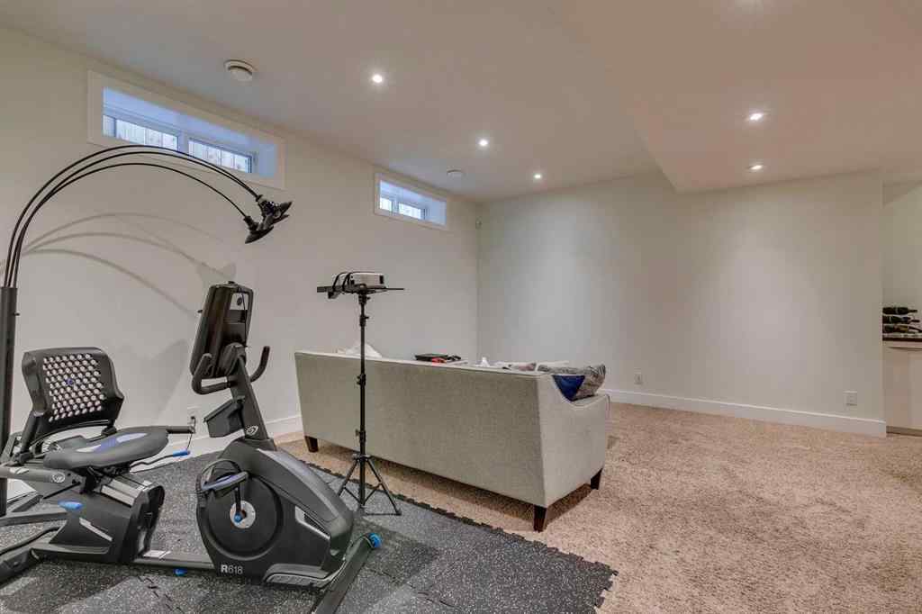 MLS® A2258021 - 3529 40 Street SW in Glenbrook Calgary, Residential