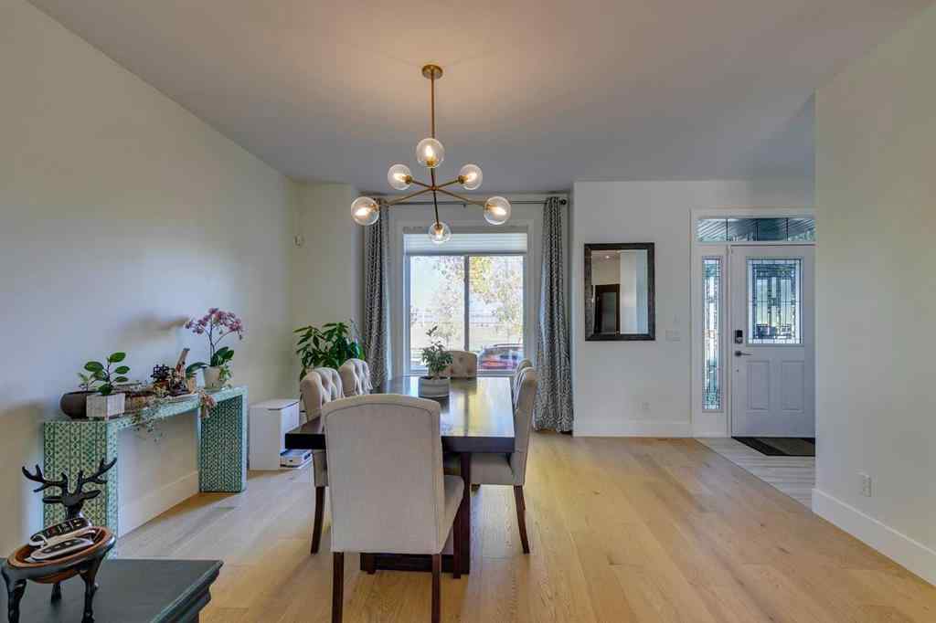 MLS® A2258021 - 3529 40 Street SW in Glenbrook Calgary, Residential