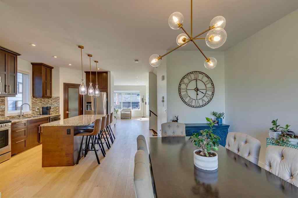 MLS® A2258021 - 3529 40 Street SW in Glenbrook Calgary, Residential