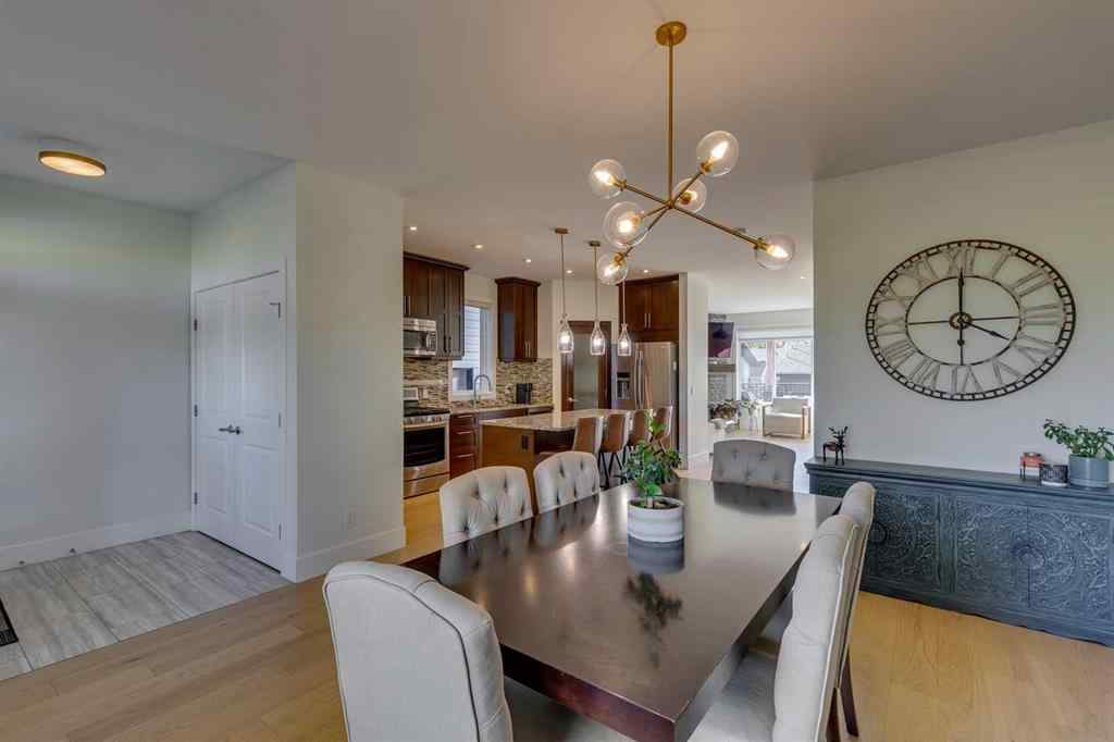 MLS® A2258021 - 3529 40 Street SW in Glenbrook Calgary, Residential