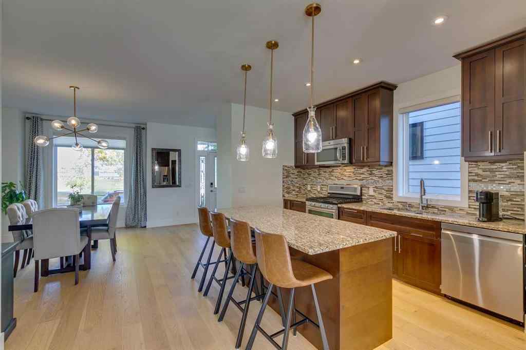 MLS® A2258021 - 3529 40 Street SW in Glenbrook Calgary, Residential