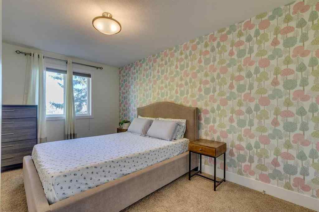 MLS® A2258021 - 3529 40 Street SW in Glenbrook Calgary, Residential