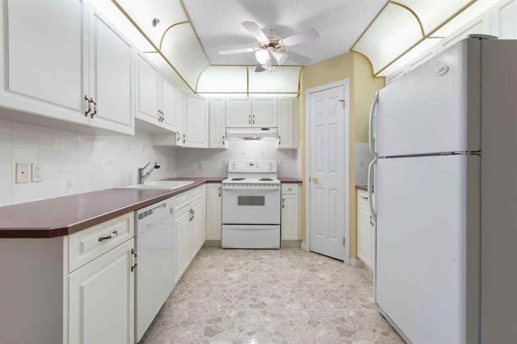 MLS® A2258024 - Unit #326 6868 Sierra Morena Boulevard SW in Signal Hill Calgary, Residential