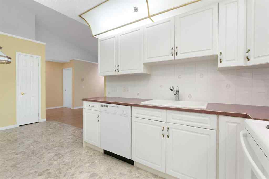 MLS® A2258024 - Unit #326 6868 Sierra Morena Boulevard SW in Signal Hill Calgary, Residential