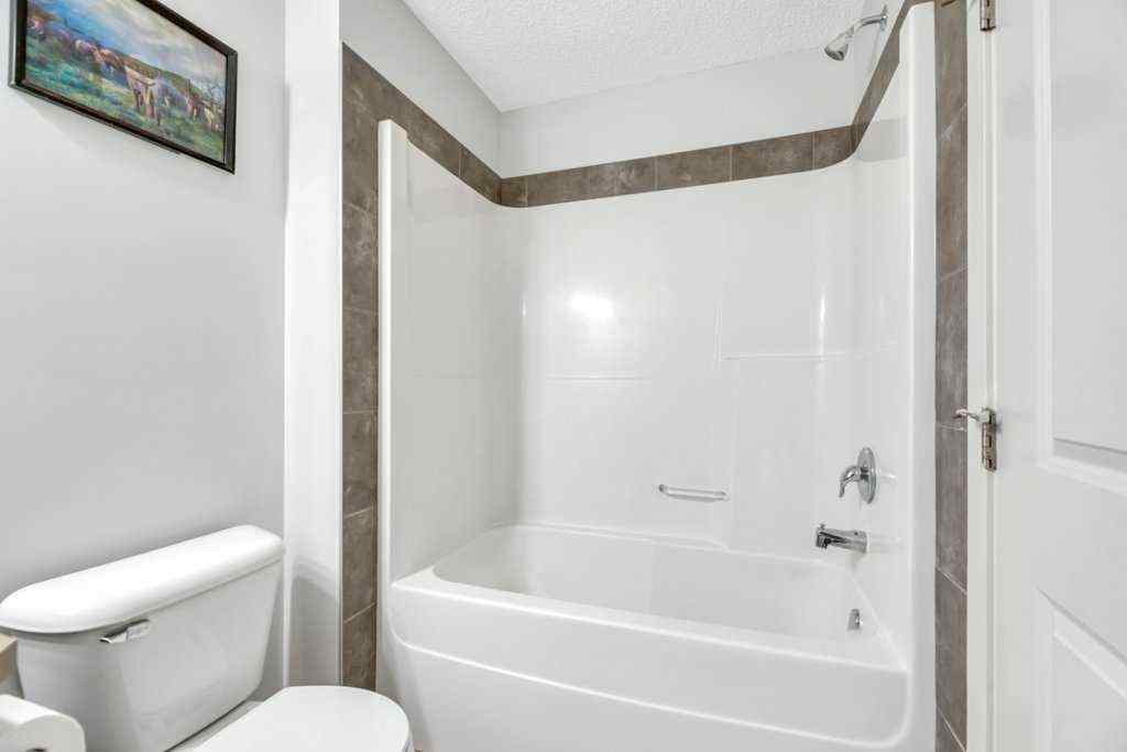 MLS® A2258026 - 4040 New Brighton Grove SE in New Brighton Calgary, Residential