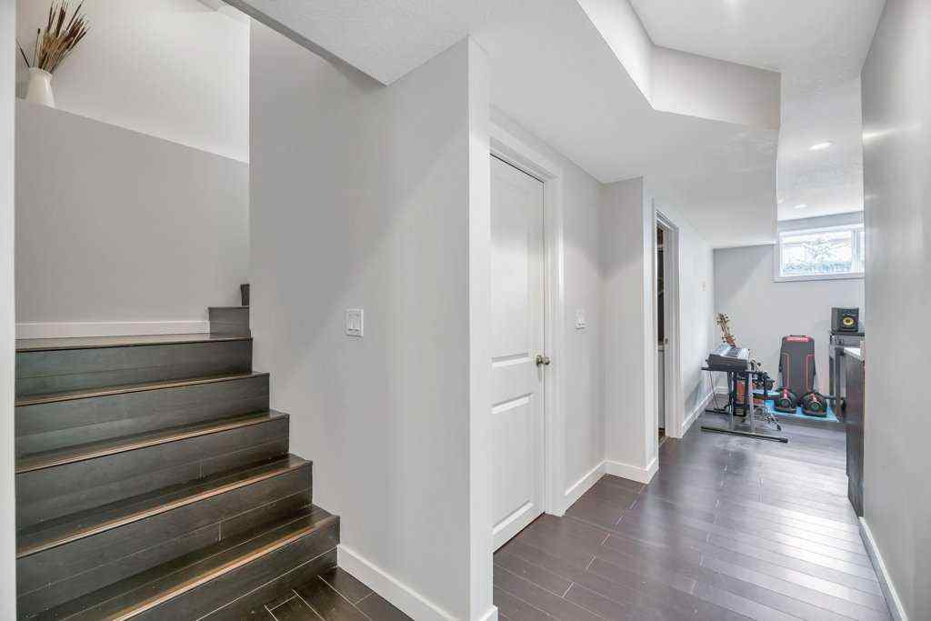 MLS® A2258026 - 4040 New Brighton Grove SE in New Brighton Calgary, Residential