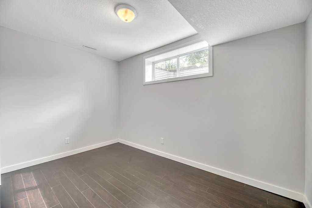 MLS® A2258026 - 4040 New Brighton Grove SE in New Brighton Calgary, Residential