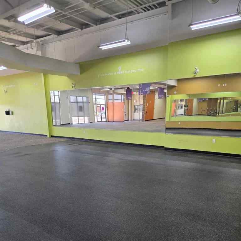 MLS® A2258031 - Unit #7 2020 Strachan Road SE in SE Southridge Medicine Hat, Commercial