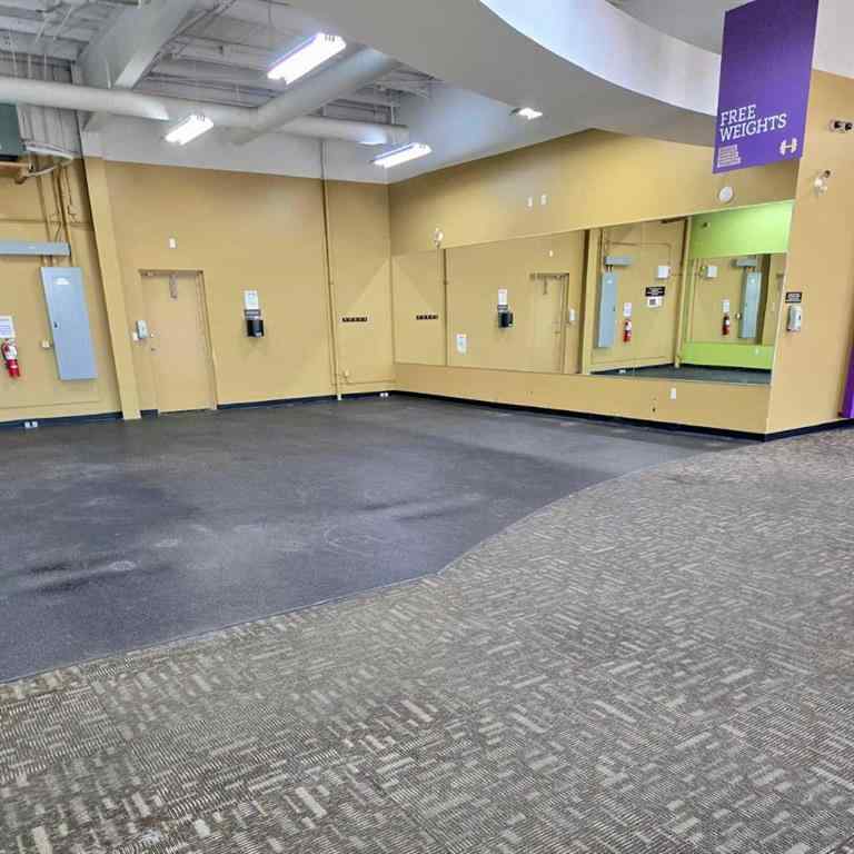 MLS® A2258031 - Unit #7 2020 Strachan Road SE in SE Southridge Medicine Hat, Commercial
