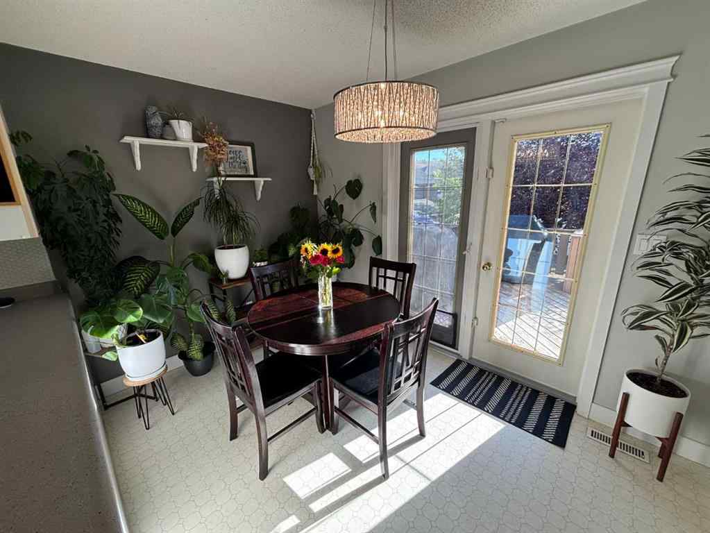 MLS® A2258037 - 10413 83 Street  in Saddleback Ridge Peace River, Residential