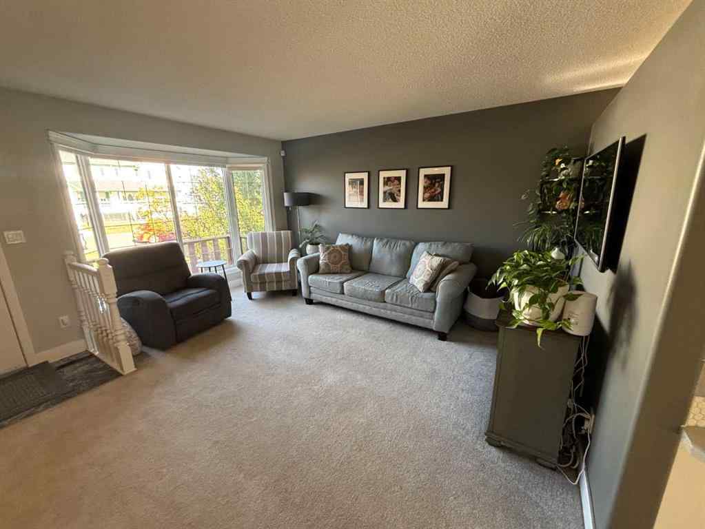 MLS® A2258037 - 10413 83 Street  in Saddleback Ridge Peace River, Residential