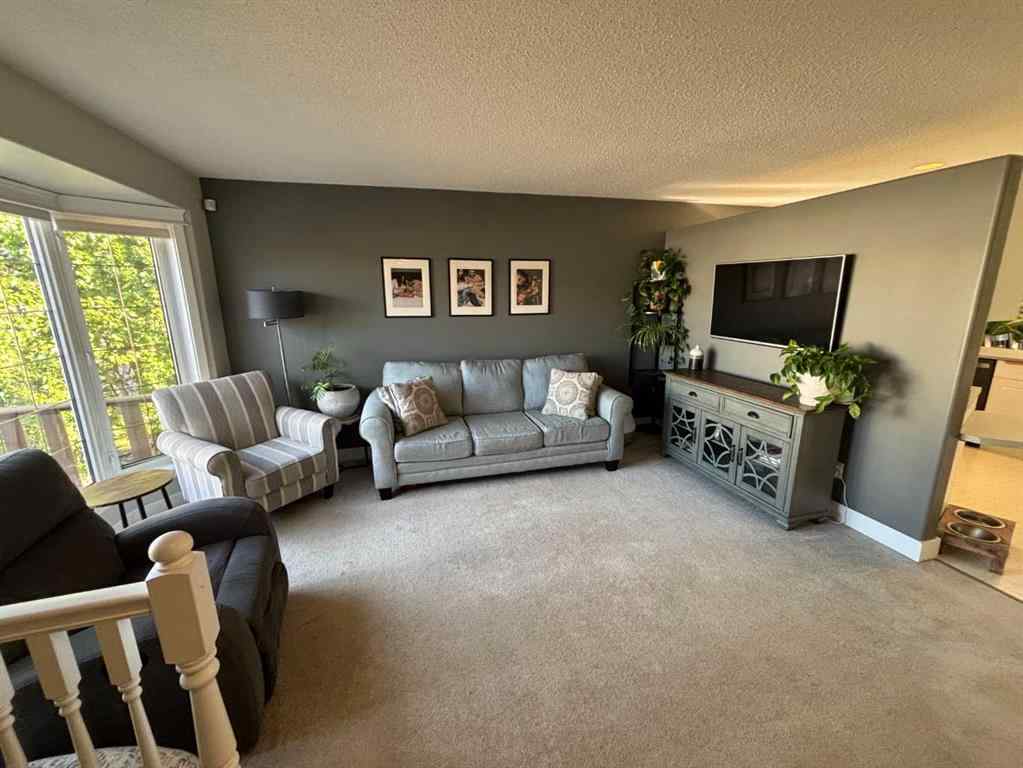 MLS® A2258037 - 10413 83 Street  in Saddleback Ridge Peace River, Residential