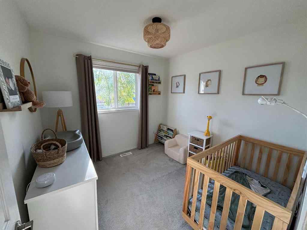 MLS® A2258037 - 10413 83 Street  in Saddleback Ridge Peace River, Residential