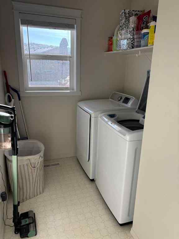 MLS® A2258037 - 10413 83 Street  in Saddleback Ridge Peace River, Residential