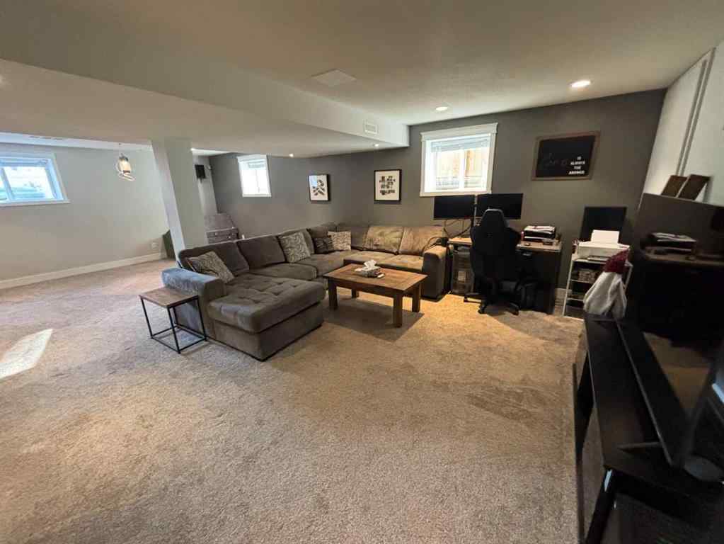 MLS® A2258037 - 10413 83 Street  in Saddleback Ridge Peace River, Residential