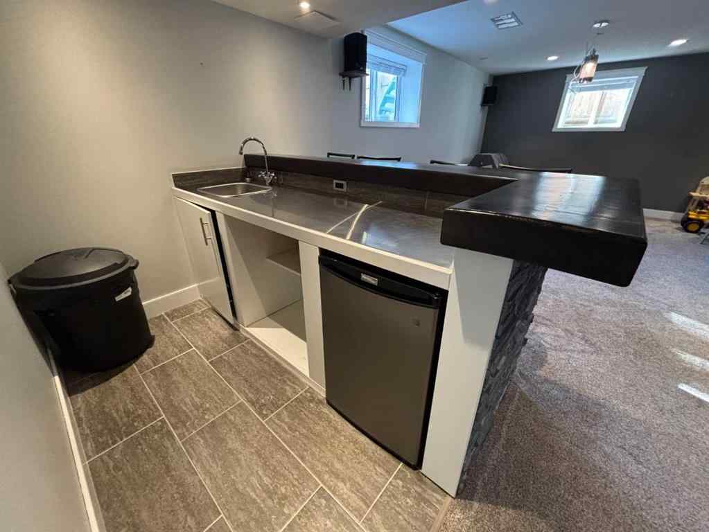 MLS® A2258037 - 10413 83 Street  in Saddleback Ridge Peace River, Residential