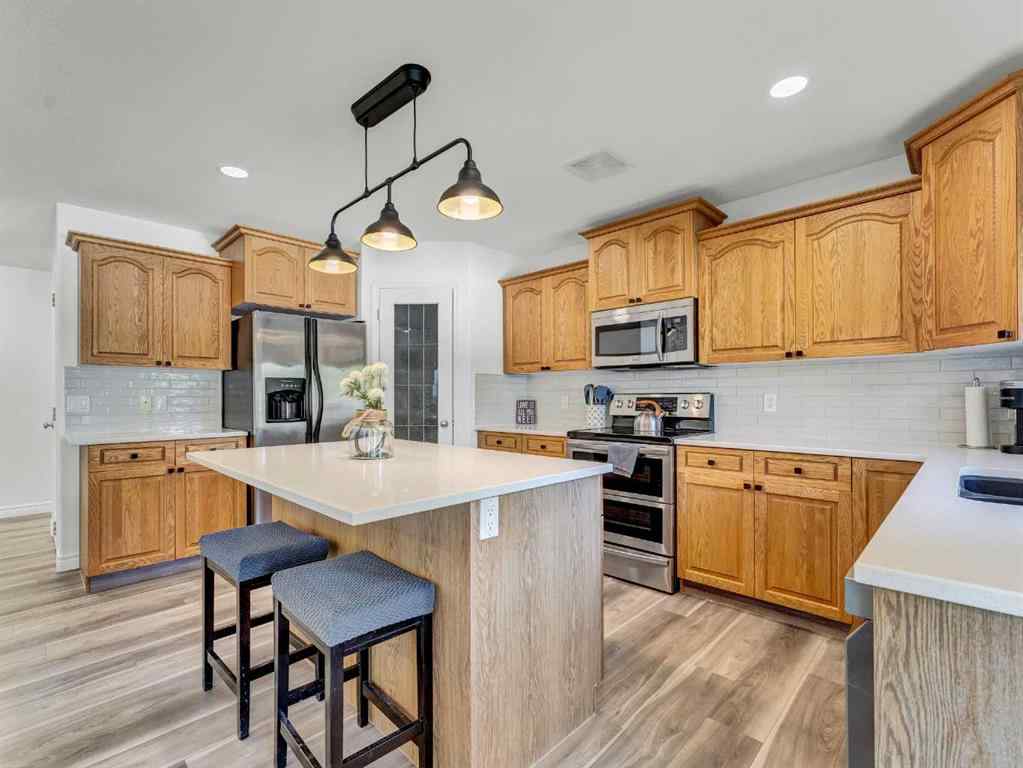MLS® A2258041 - 175 Sundance Road SW in SW Southridge Medicine Hat, Residential