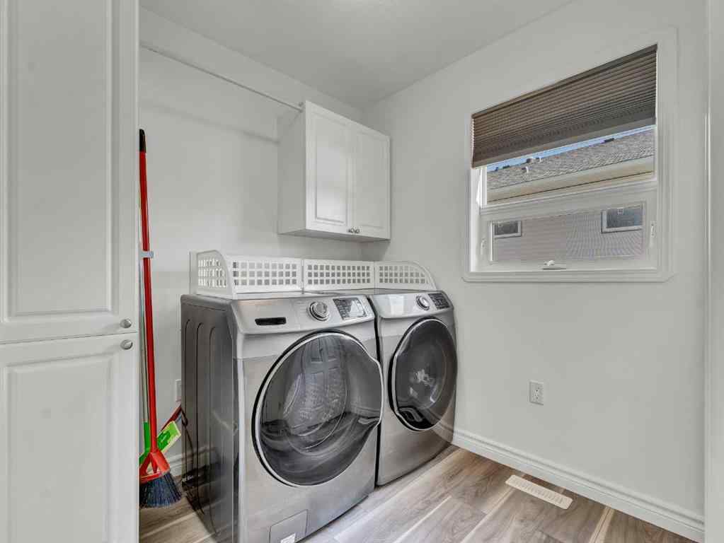 MLS® A2258041 - 175 Sundance Road SW in SW Southridge Medicine Hat, Residential