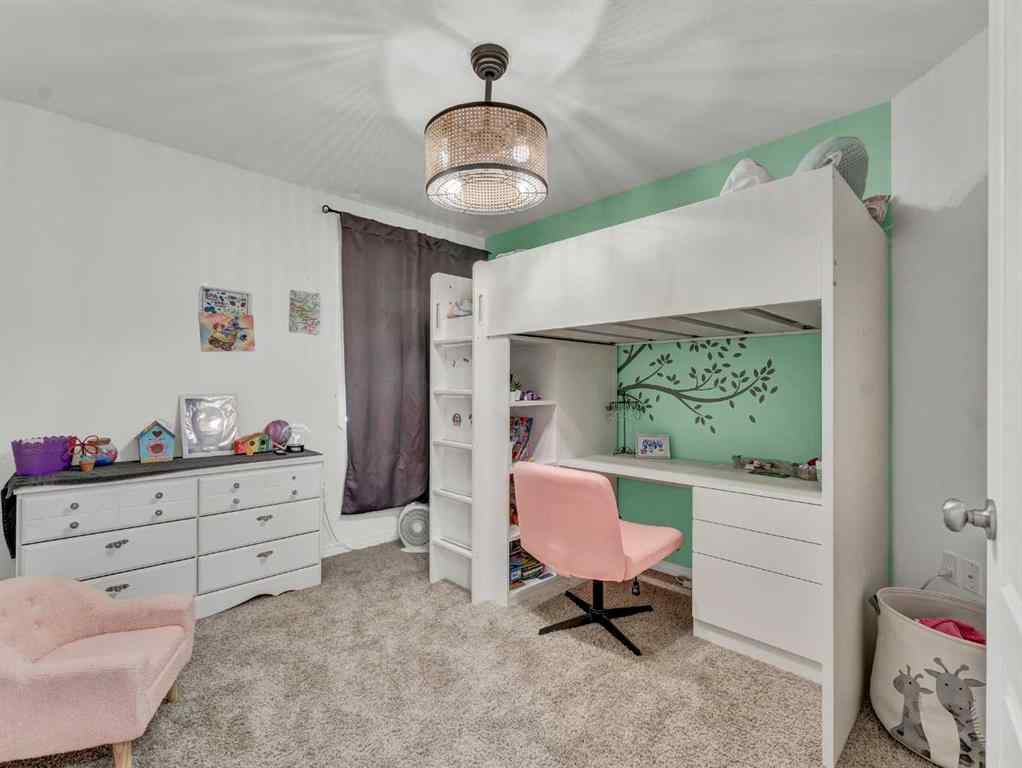 MLS® A2258041 - 175 Sundance Road SW in SW Southridge Medicine Hat, Residential