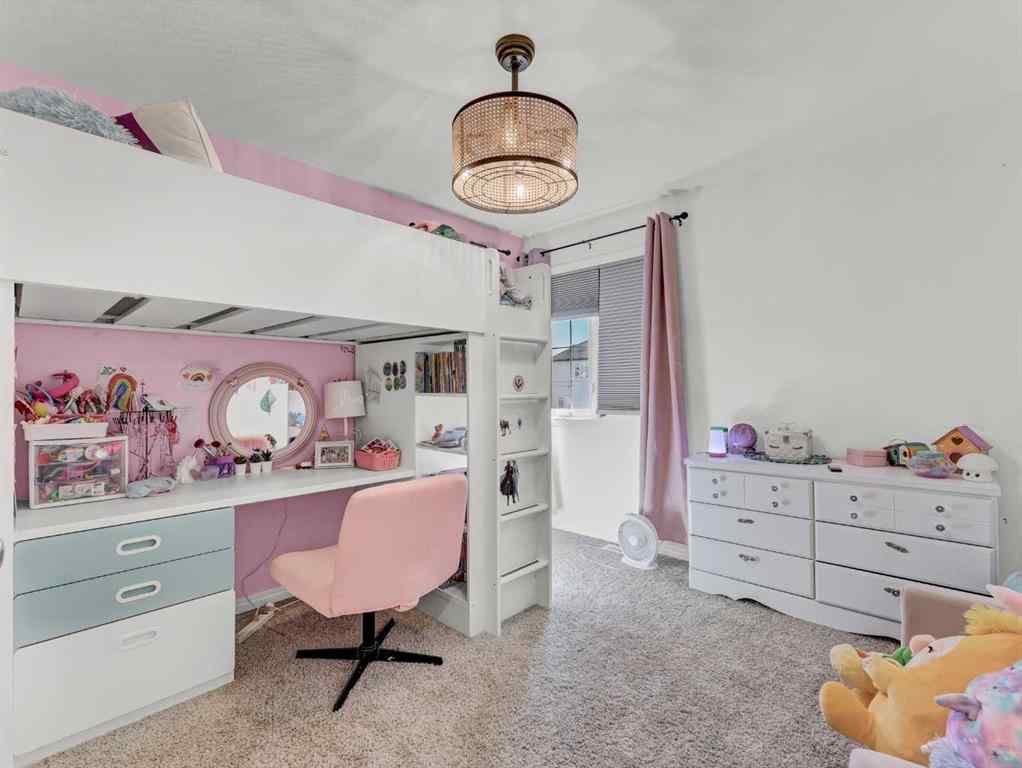 MLS® A2258041 - 175 Sundance Road SW in SW Southridge Medicine Hat, Residential