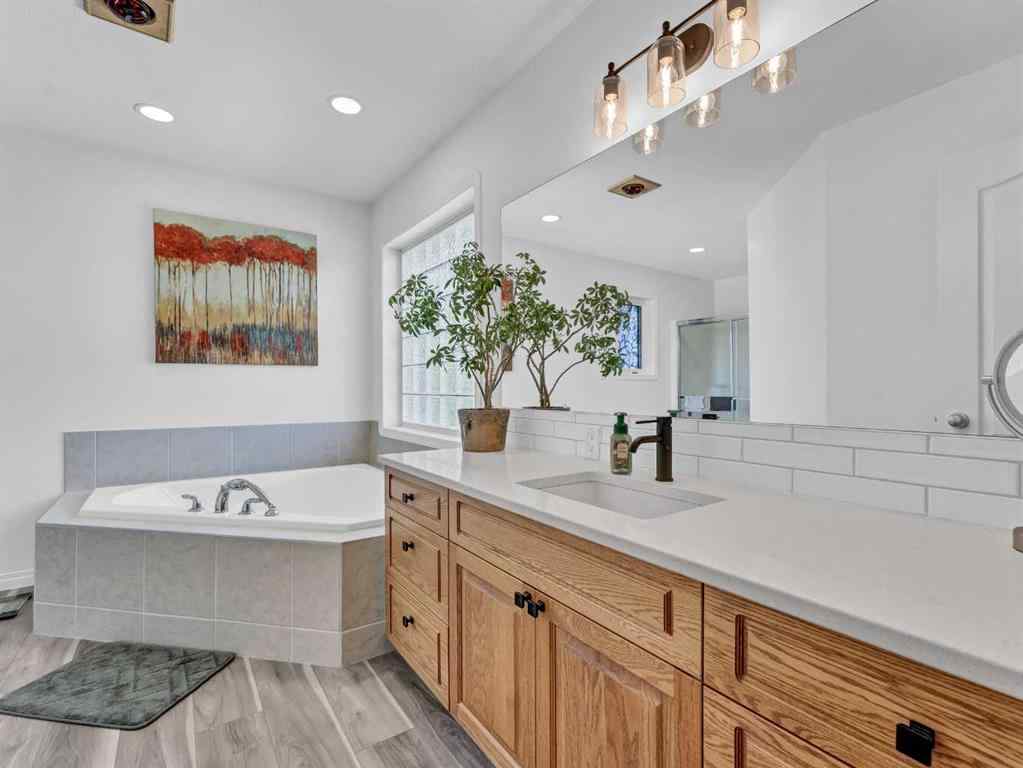 MLS® A2258041 - 175 Sundance Road SW in SW Southridge Medicine Hat, Residential