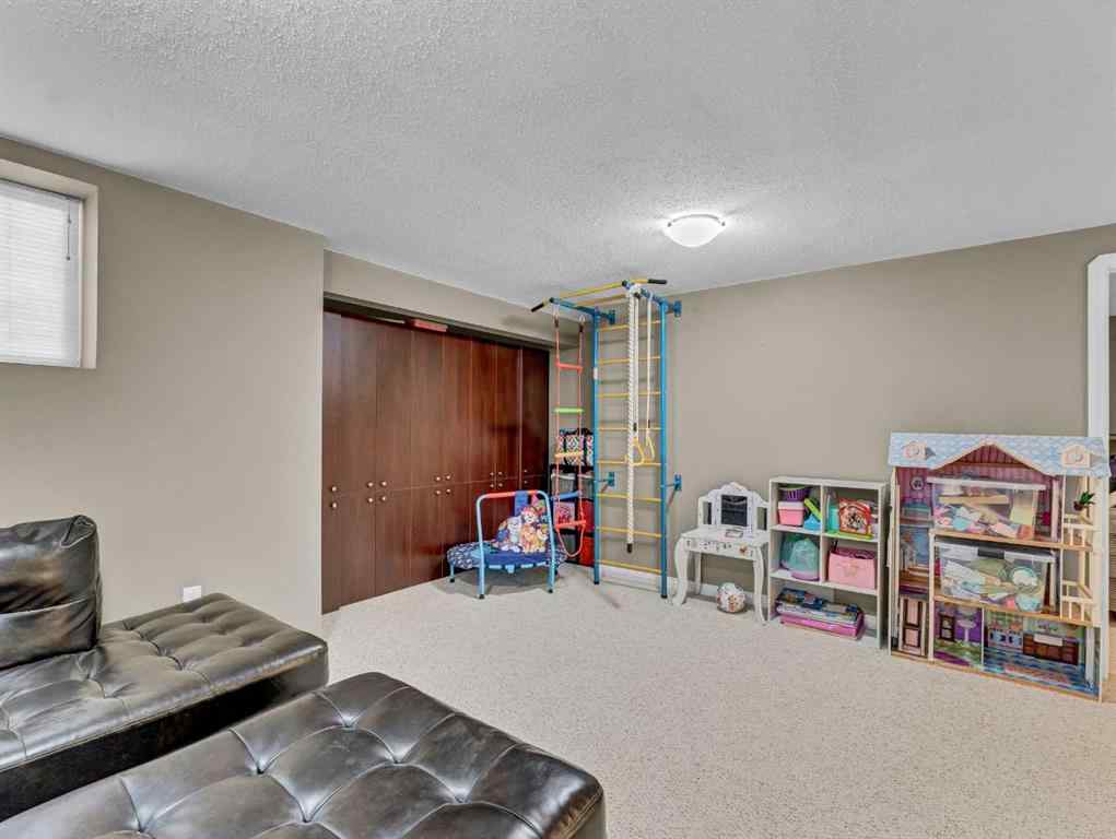 MLS® A2258041 - 175 Sundance Road SW in SW Southridge Medicine Hat, Residential