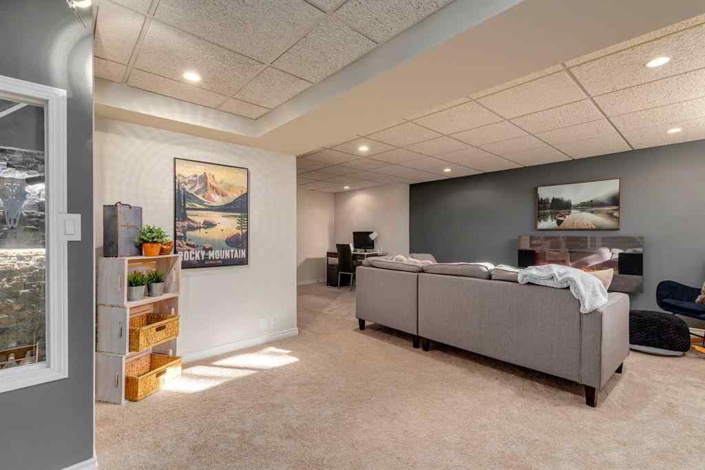 MLS® A2258046 - 131 Gloucester Crescent SW in Glamorgan Calgary, Residential